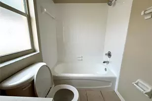 1235 Alpine Lake Dr, Brandon, FL 33511 - Photo 5