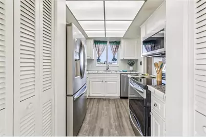 8950 Park Boulevard #405, Seminole, FL 33777 - Photo 17