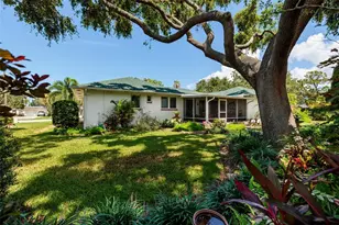 100 Park St S, Saint Petersburg, FL 33707 - Photo 29