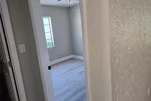 804 W Linebaugh Ave, Tampa, FL 33612 - Photo 21