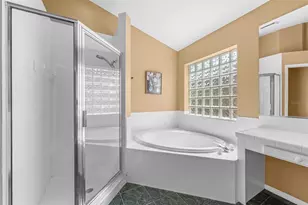 18908 Fairwood Ct, Tampa, FL 33647 - Photo 27