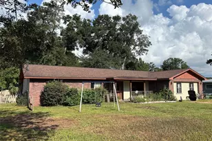 1215 E Bucknell Ave, Inverness, FL 34450 - Photo 1