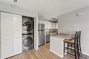 9042 Lake Chase Island Way, Tampa, FL 33626 - Photo 7