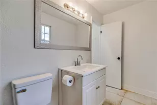 13718 Orange Sunset Dr, Tampa, FL 33618 - Photo 17