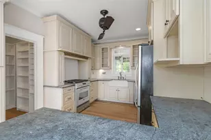 950 12th St N, Saint Petersburg, FL 33705 - Photo 23