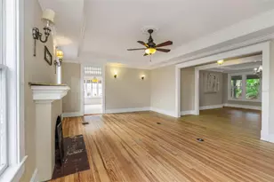 950 12th St N, Saint Petersburg, FL 33705 - Photo 9