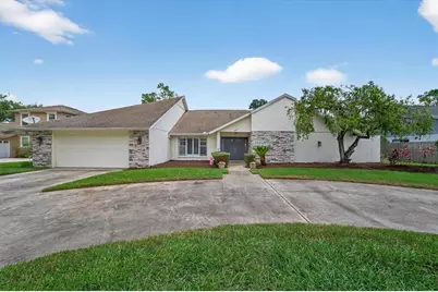 2004 N Golfview Drive, Plant City, FL 33566 - Photo 1