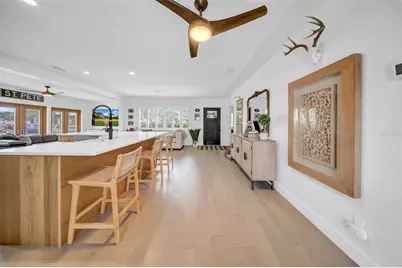 121 28th Avenue NE, Saint Petersburg, FL 33704 - Photo 5