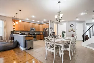 10422 La Mirage Ct, Tampa, FL 33615 - Photo 9