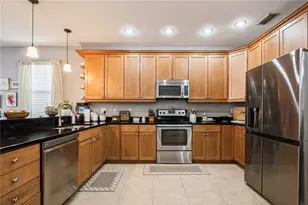 10422 La Mirage Ct, Tampa, FL 33615 - Photo 9