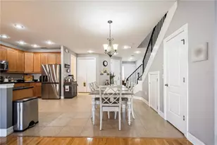 10422 La Mirage Ct, Tampa, FL 33615 - Photo 5