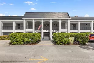 8651 10th St N, Saint Petersburg, FL 33702 - Photo 1