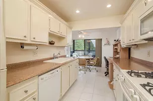 7975 58th Ave N, Saint Petersburg, FL 33709 - Photo 13