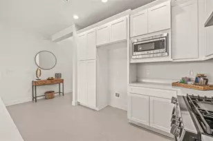 32565 Veneto Pl, Wesley Chapel, FL 33543 - Photo 15
