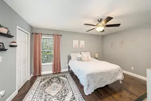 4805 Grove Point Dr, Tampa, FL 33624 - Photo 15