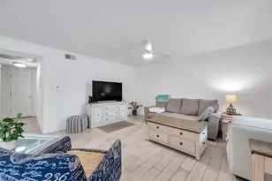 121 Sea Horse Dr SE, Saint Petersburg, FL 33705 - Photo 5