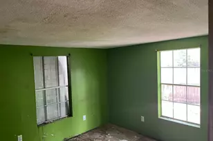 38250 E Collins Ave W, Zephyrhills, FL 33542 - Photo 19