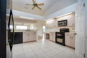 2016 New Bedford Dr, Sun City Center, FL 33573 - Photo 23