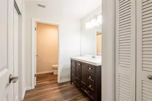 15239 W Pond Woods Dr, Tampa, FL 33618 - Photo 23