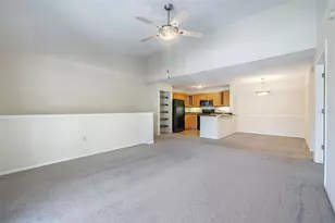 5563 Baywater Dr, Tampa, FL 33615 - Photo 9