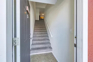 5563 Baywater Dr, Tampa, FL 33615 - Photo 5