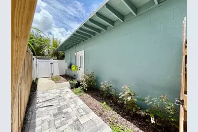 532 Highland Street N #1/2, Saint Petersburg, FL 33701 - Photo 1