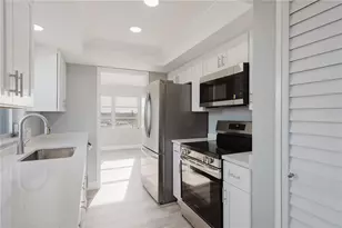 8950 Park Blvd, Seminole, FL 33777 - Photo 13