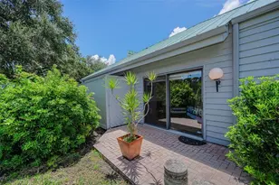 10479 Longwood Dr, Seminole, FL 33777 - Photo 17