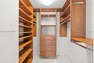 5950 Pelican Bay Plaza S, Saint Petersburg, FL 33707 - Photo 25