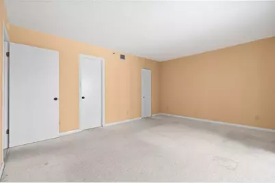 5950 Pelican Bay Plaza S #605, Saint Petersburg, FL 33707 - Photo 23
