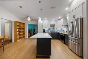 818 Eunice Dr, Tarpon Springs, FL 34689 - Photo 9