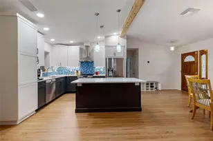 818 Eunice Dr, Tarpon Springs, FL 34689 - Photo 11