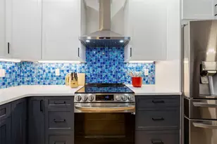 818 Eunice Dr, Tarpon Springs, FL 34689 - Photo 13