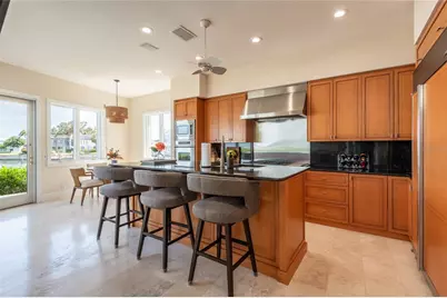 4703 Dolphin Cay Lane S, Saint Petersburg, FL 33711 - Photo 17