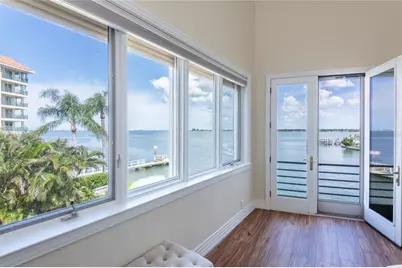 4703 Dolphin Cay Lane S, Saint Petersburg, FL 33711 - Photo 31