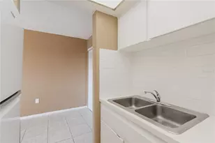 8950 Park Blvd, Seminole, FL 33777 - Photo 9