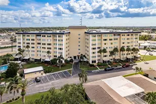 8950 Park Blvd, Seminole, FL 33777 - Photo 23