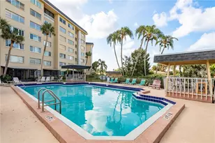 8950 Park Blvd, Seminole, FL 33777 - Photo 13