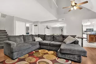 5138 Puritan Cir, Tampa, FL 33617 - Photo 3