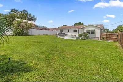 1717 Oxford Street N, Saint Petersburg, FL 33710 - Photo 25