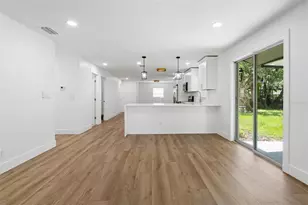 2512 Lake Ellen Cir, Tampa, FL 33618 - Photo 7