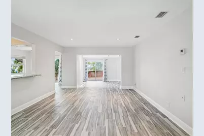 8399 42nd Avenue N, Saint Petersburg, FL 33709 - Photo 5