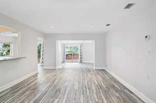 8399 42nd Ave N, Saint Petersburg, FL 33709 - Photo 5