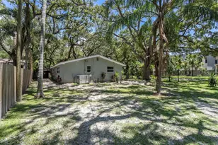 600 Tangerine Ave, Dunedin, FL 34698 - Photo 23