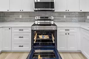 1103 Villeroy Dr, Sun City Center, FL 33573 - Photo 13