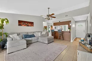 907 Old Field Dr, Brandon, FL 33511 - Photo 3