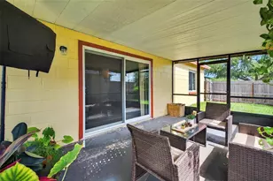 907 Old Field Dr, Brandon, FL 33511 - Photo 19