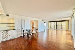 5950 Pelican Bay Plaza S, Saint Petersburg, FL 33707 - Photo 7