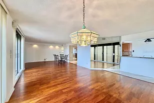 5950 Pelican Bay Plaza S, Saint Petersburg, FL 33707 - Photo 5