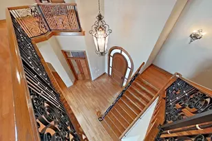 1097 Eden Isle Dr NE, Saint Petersburg, FL 33704 - Photo 33